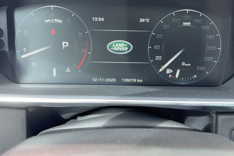 Used Land Rover Range 2015 3.0 SC V6 Vogue Odometer Close Up
