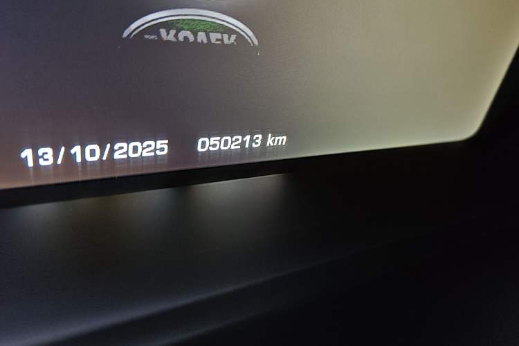 Used Land Rover Range 2015 3.0 SC V6 Vogue Odometer Close Up