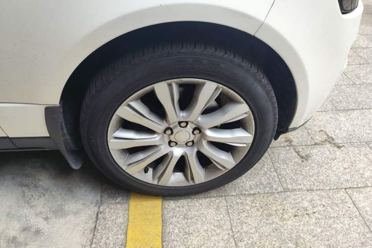 Used Land Rover Range 2015 3.0 SC V6 Vogue SE Long-Wheelbase Edition Right Front Wheel Hub