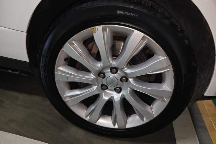 Used Land Rover Range 2015 3.0 SC V6 Vogue SE Long-Wheelbase Edition Right Front Wheel Hub