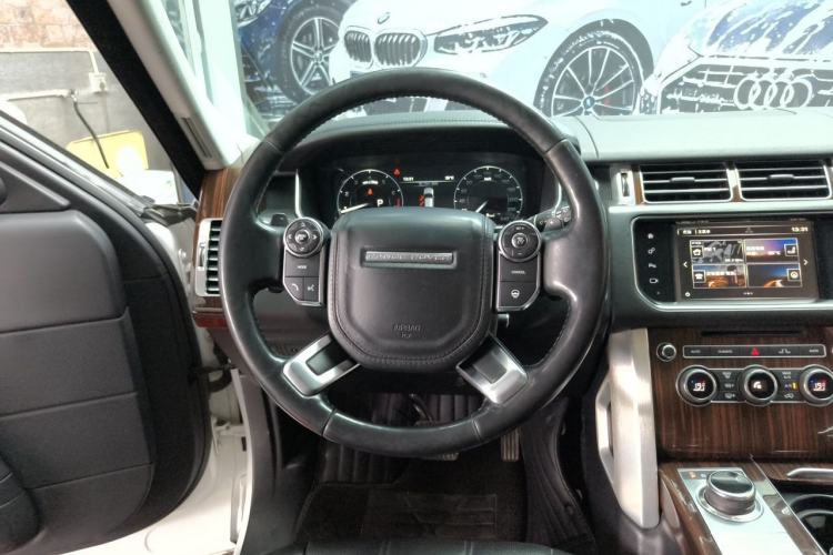 Used Land Rover Range 2015 3.0 SC V6 Vogue Steering Wheel