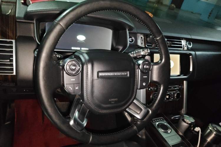 Used Land Rover Range 2015 3.0 SC V6 Vogue SE Long-Wheelbase Edition Steering Wheel