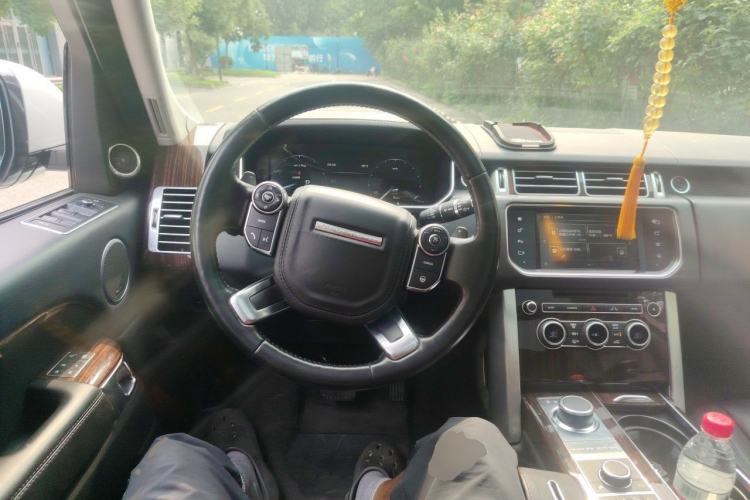 Used Land Rover Range 2015 3.0 SC V6 Vogue Steering Wheel