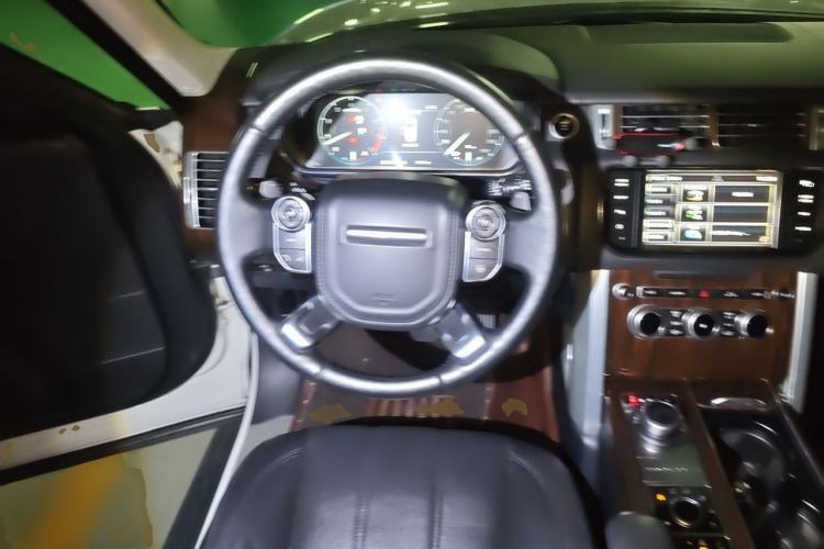 Used Land Rover Range 2015 3.0 SC V6 Vogue Steering Wheel
