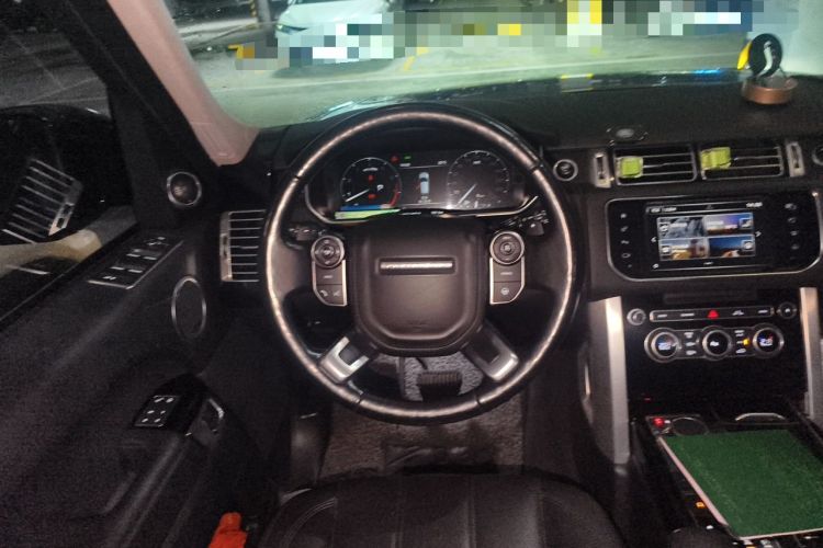Used Land Rover Range 2015 3.0 SC V6 Vogue Steering Wheel