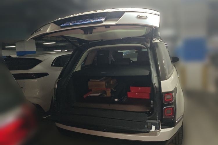 Used Land Rover Range 2015 3.0 SC V6 Vogue SE Long-Wheelbase Edition Trunk