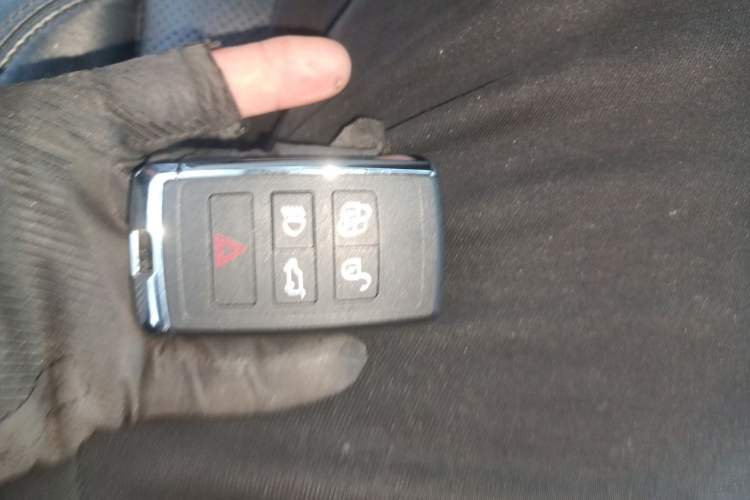 Used Land Rover Range 2015 3.0 SC V6 Vogue Vehicle Key