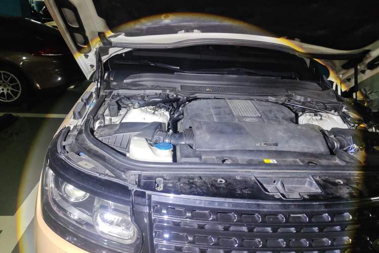 Used Land Rover Range  Engine Bay Right