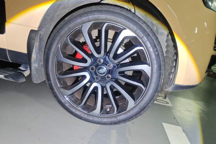 Used Land Rover Range  Right Front Wheel Hub