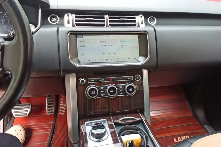 Used Land Rover Range 2016 3.0 SC V6 Vogue Extended Version Audio And AC Panel