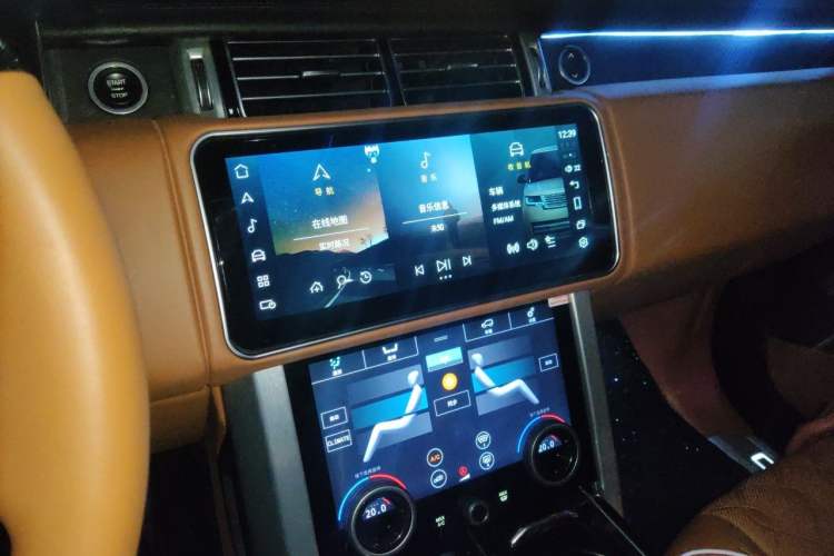 Used Land Rover Range 2016 3.0 SC V6 Vogue Extended Version Audio And AC Panel