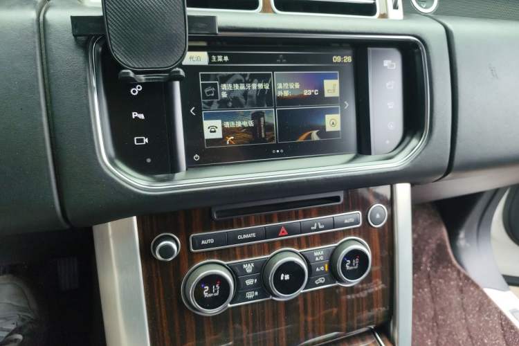 Used Land Rover Range 2016 3.0 SC V6 Vogue Extended Version Audio And AC Panel