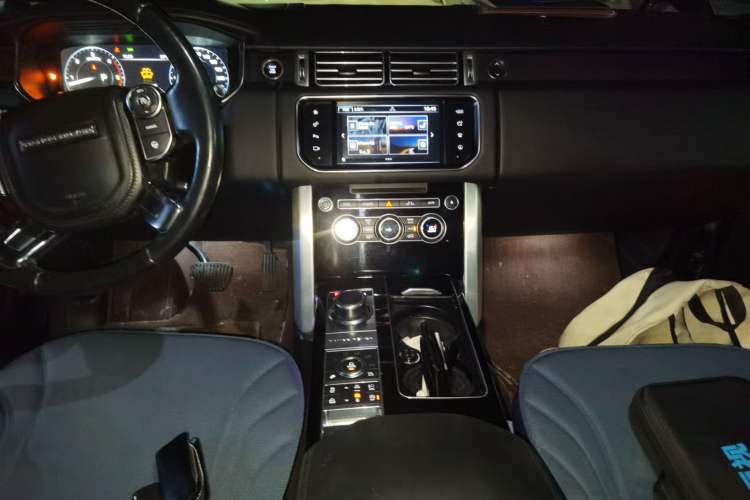 Used Land Rover Range  Audio And AC Panel