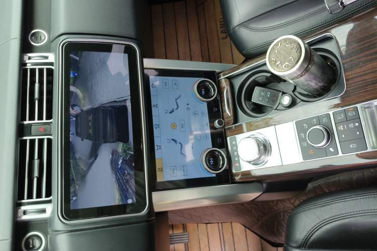 Used Land Rover Range  Audio And AC Panel