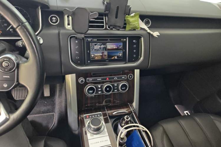 Used Land Rover Range 2016 3.0 SC V6 Vogue SE Long-Wheelbase Edition Audio And AC Panel