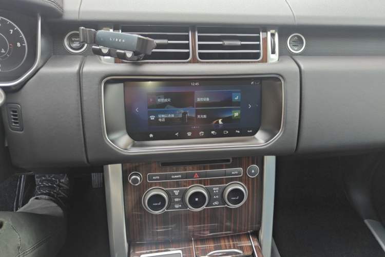 Used Land Rover Range 2016 3.0 SC V6 Vogue Audio And AC Panel