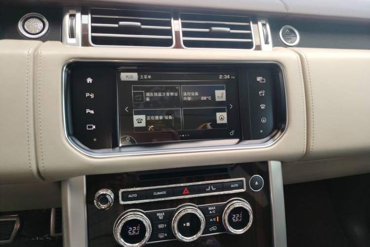 Used Land Rover Range 2016 5.0 SC V8 AB Prestige Extended Version Audio And AC Panel