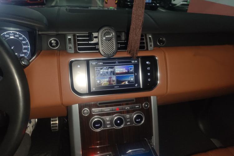 Used Land Rover Range 2016 3.0 SC V6 Vogue SE Prestige Extended-Wheelbase Model Audio And AC Panel