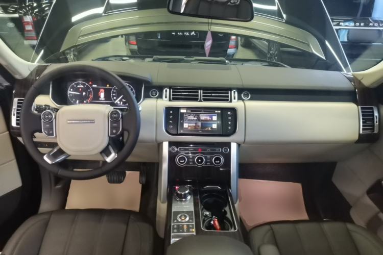 Used Land Rover Range 2016 3.0 SC V6 Vogue SE Long-Wheelbase Edition Center Console