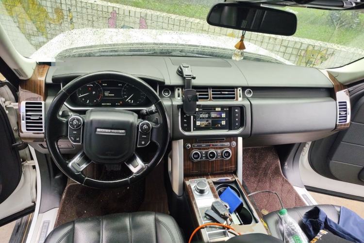 Used Land Rover Range 2016 3.0 SC V6 Vogue Extended Version Center Console