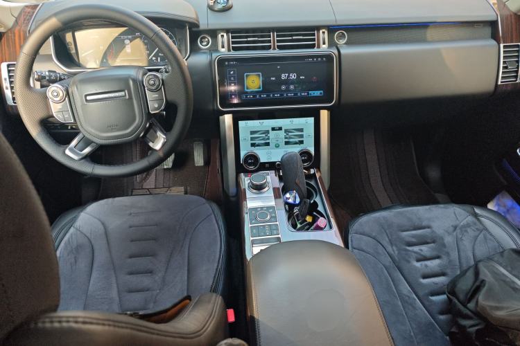 Used Land Rover Range 2016 3.0 SC V6 Vogue Center Console