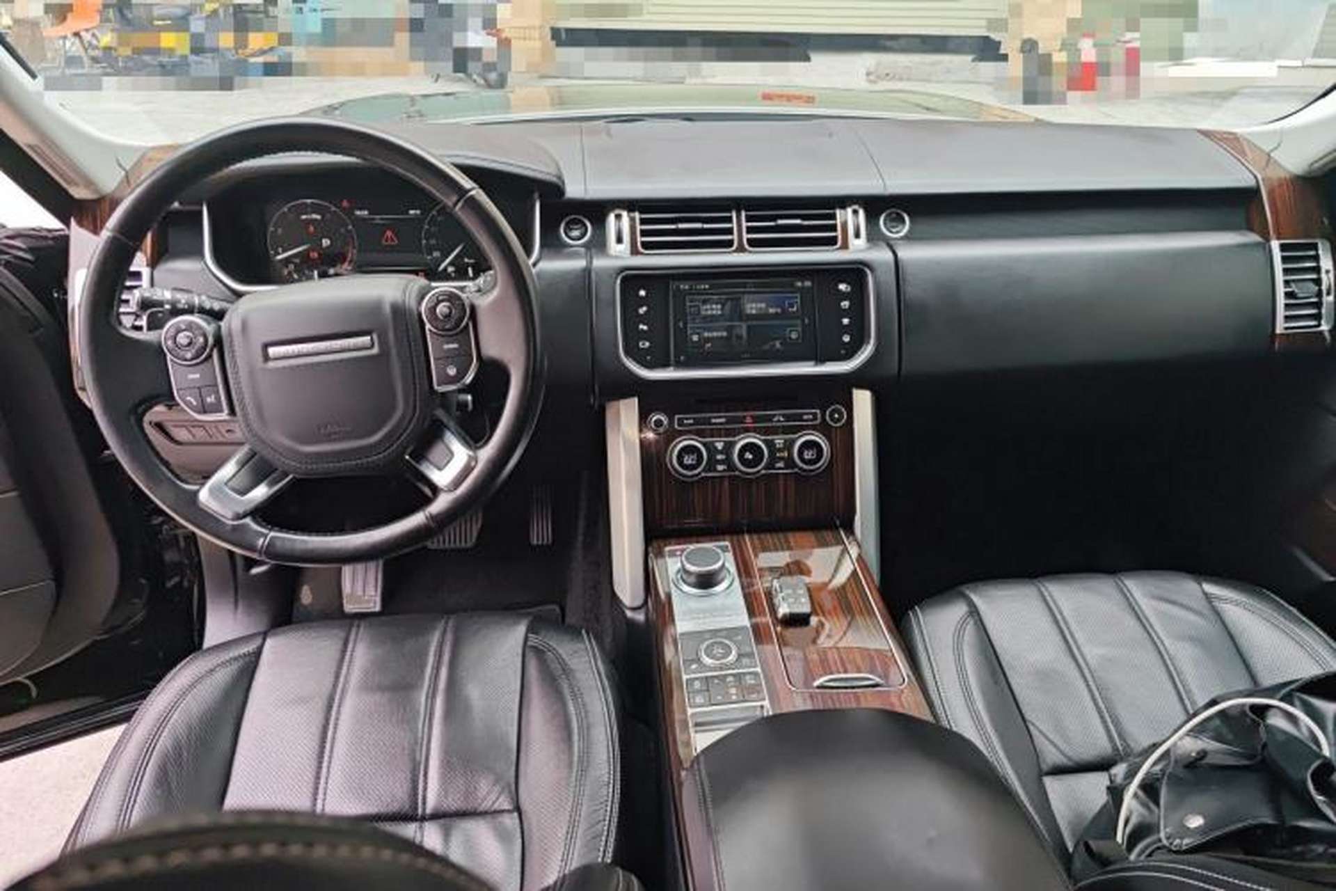 Used Land Rover Range 2016 3.0 SC V6 Vogue Extended Version Center Console