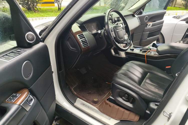 Used Land Rover Range 2016 3.0 SC V6 Vogue Extended Version Driver Seat