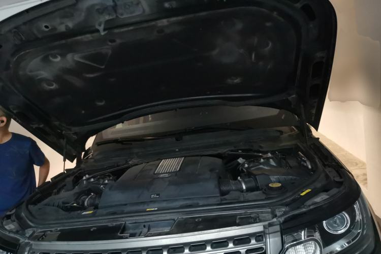 Used Land Rover Range  Engine Bay