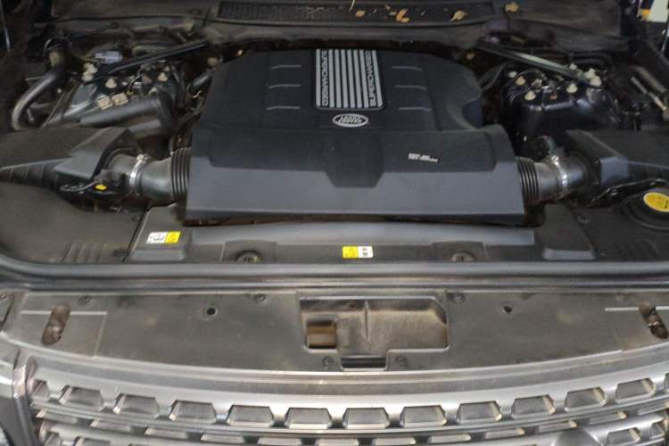 Used Land Rover Range  Engine Bay