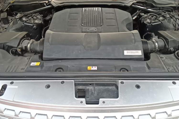 Used Land Rover Range 2016 3.0 SC V6 Vogue Extended Version Engine Bay