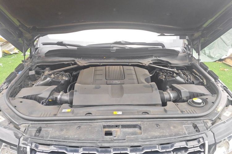 Used Land Rover Range 2016 3.0 SC V6 Vogue Extended Version Engine Bay