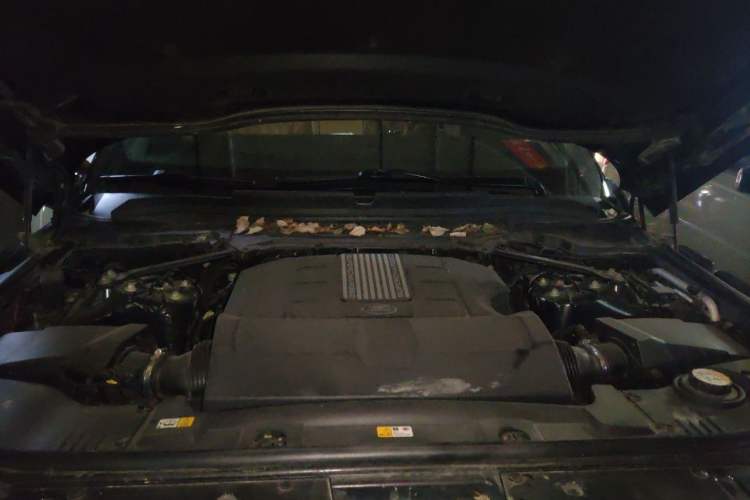 Used Land Rover Range 2016 3.0 SC V6 Vogue Extended Version Engine Bay