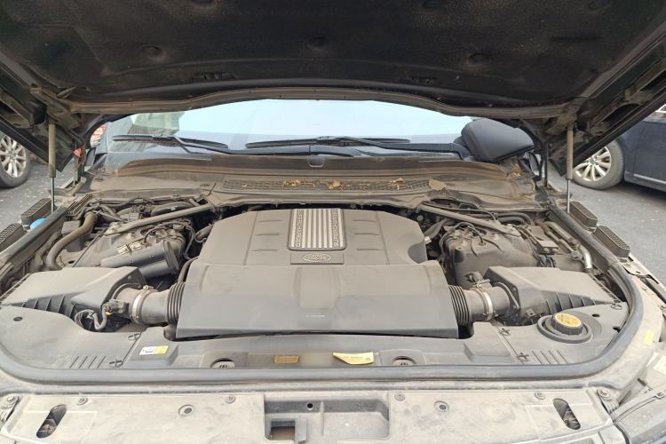 Used Land Rover Range 2016 3.0 SC V6 Vogue Extended Version Engine Bay