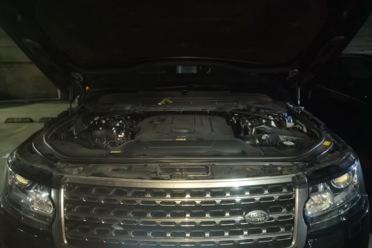 Used Land Rover Range  Engine Bay