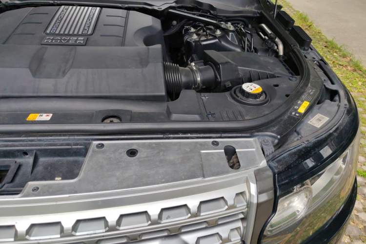 Used Land Rover Range 2016 3.0 SC V6 Vogue SE Long-Wheelbase Edition Engine Bay Left