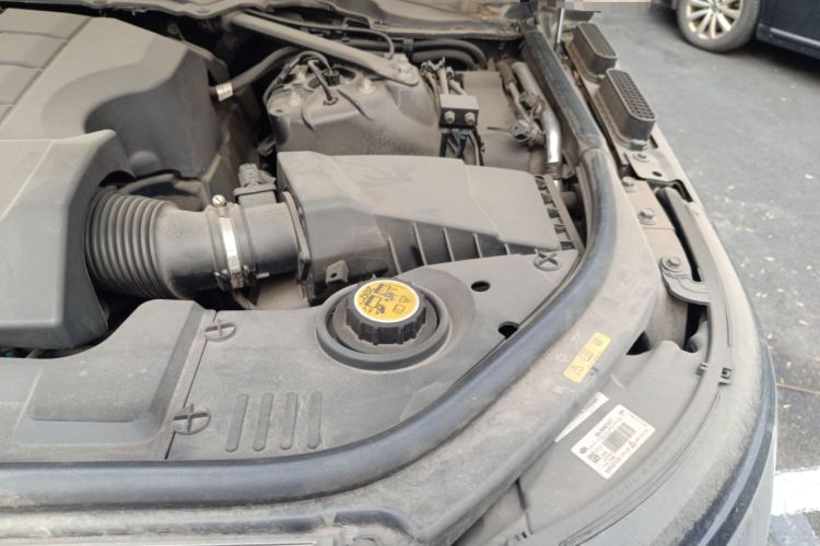 Used Land Rover Range 2016 3.0 SC V6 Vogue Extended Version Engine Bay Left