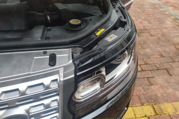 Used Land Rover Range 2016 3.0 SC V6 Vogue Engine Bay Left