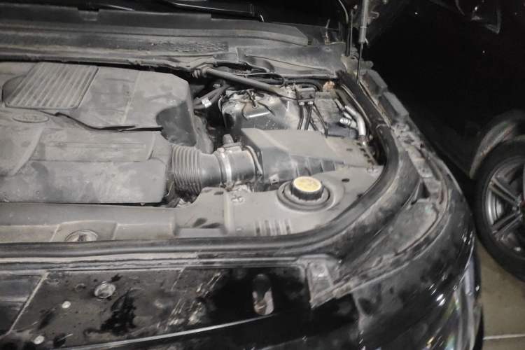 Used Land Rover Range  Engine Bay Left