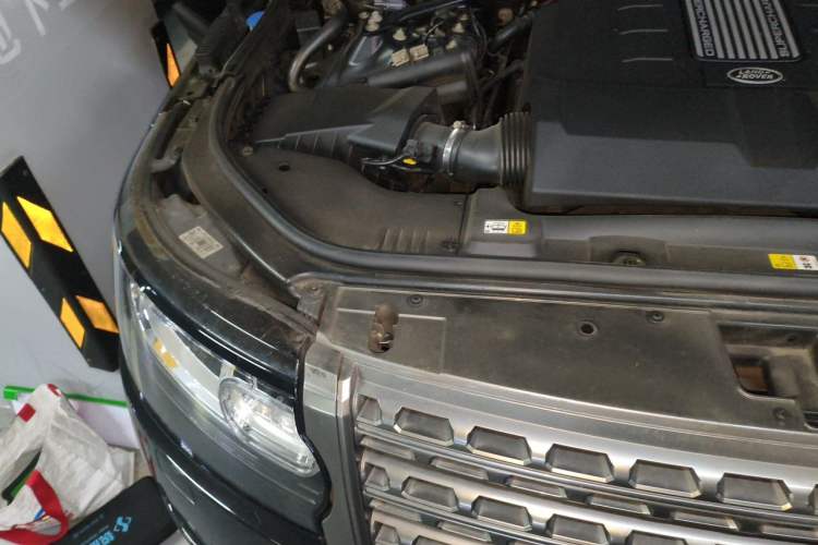 Used Land Rover Range  Engine Bay Right