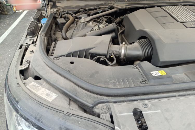 Used Land Rover Range 2016 3.0 SC V6 Vogue Extended Version Engine Bay Right