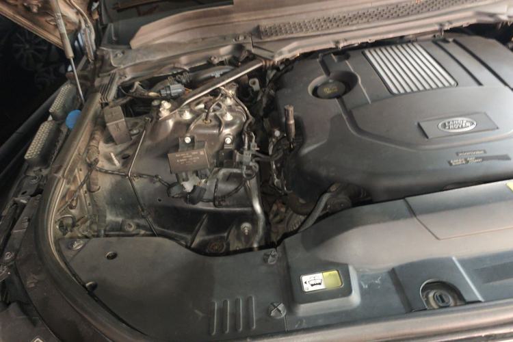 Used Land Rover Range  Engine Bay Right