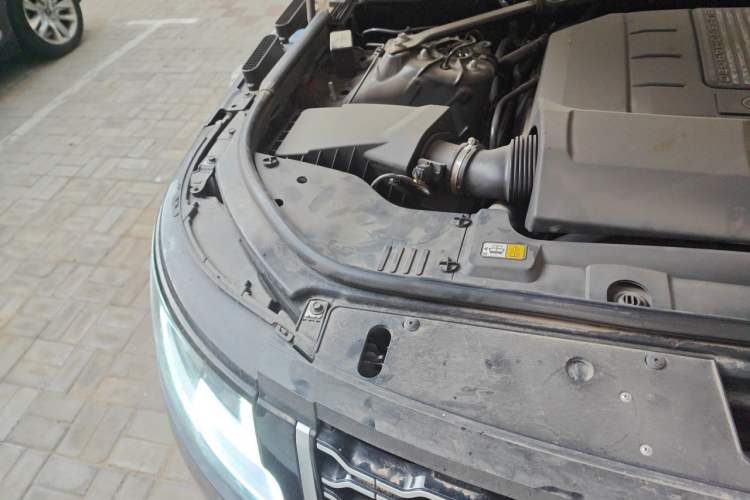 Used Land Rover Range 2016 3.0 SC V6 Vogue Engine Bay Right