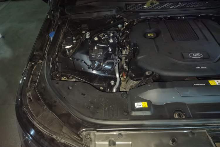 Used Land Rover Range  Engine Bay Right