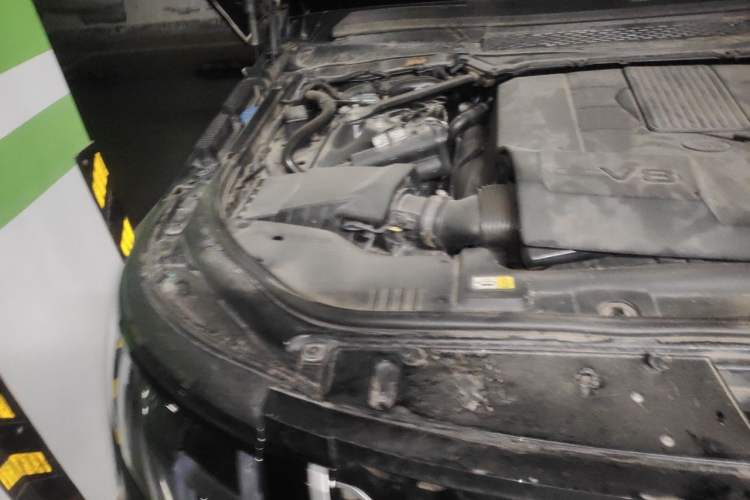 Used Land Rover Range  Engine Bay Right