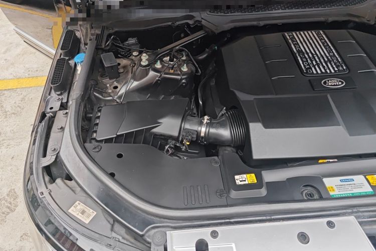 Used Land Rover Range 2016 3.0 SC V6 Vogue Extended Version Engine Bay Right