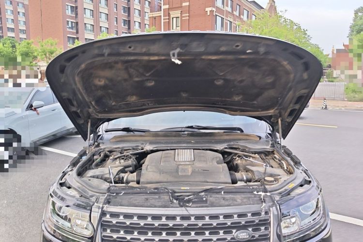 Used Land Rover Range  Engine Bay