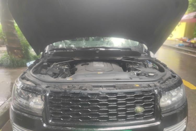 Used Land Rover Range  Engine Bay