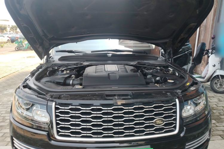Used Land Rover Range 2016 5.0 SC V8 AB Prestige Extended Version Engine Bay