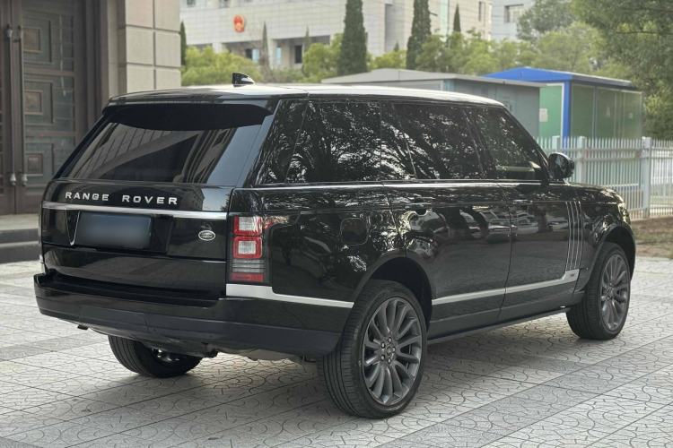 Used Land Rover Range 2016 3.0 SC V6 Vogue Extended Version Exterior 3