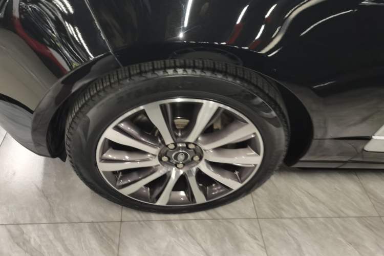 Used Land Rover Range 2016 3.0 SC V6 Vogue SE Long-Wheelbase Edition Exterior 4